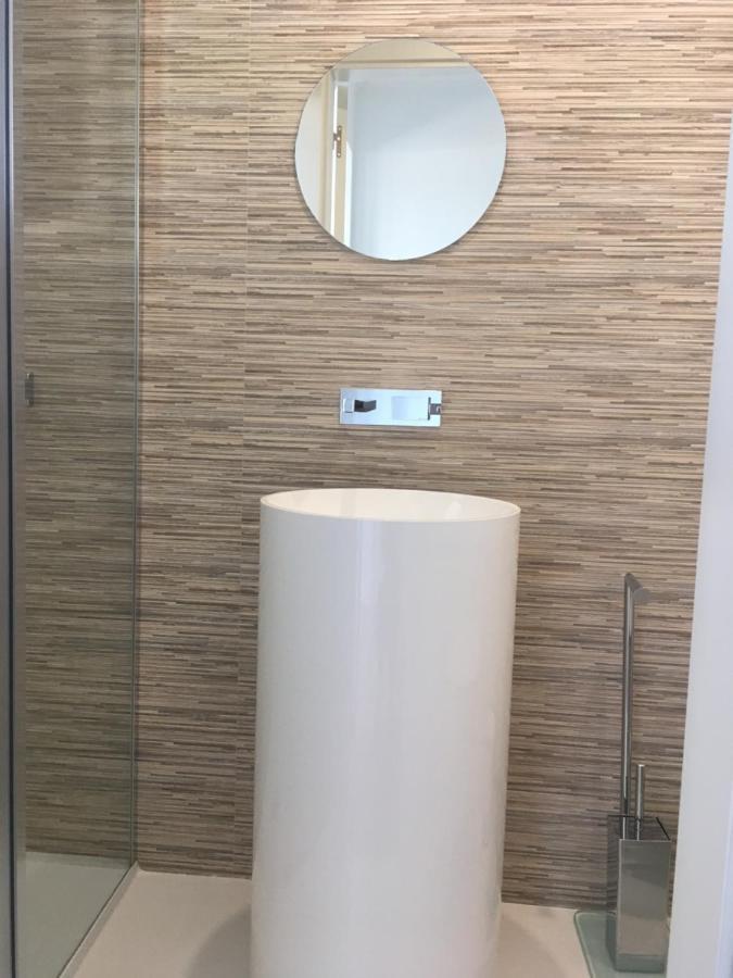 Bedrooms In Modern Guest House Алмада Екстериор снимка