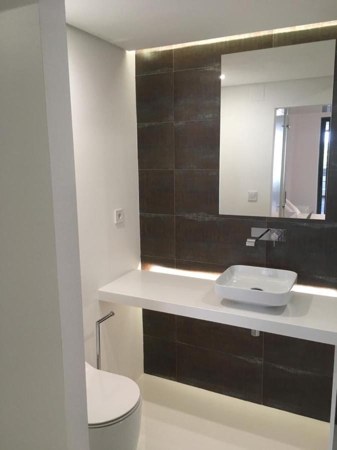 Bedrooms In Modern Guest House Алмада Екстериор снимка