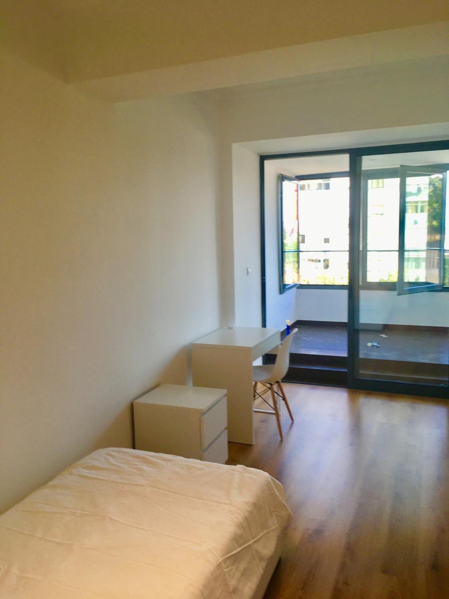 Bedrooms In Modern Guest House Алмада Екстериор снимка