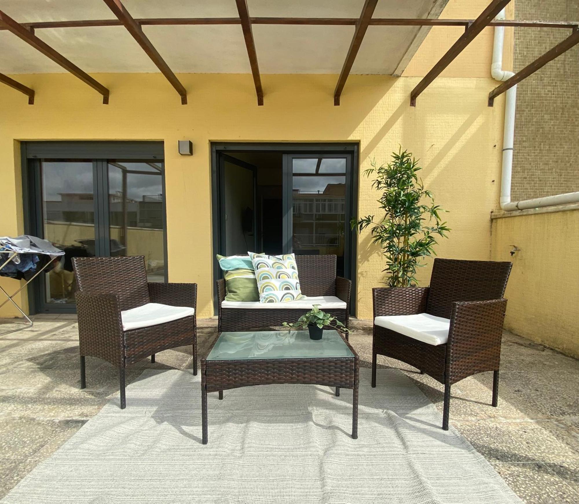 Bedrooms In Modern Guest House Алмада Екстериор снимка